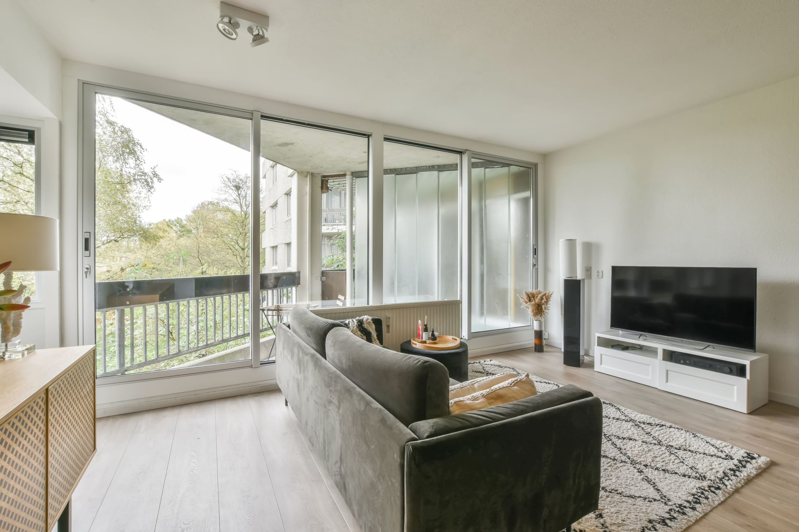 stylish-living-room-with-soft-decorative-huge-sofa-2023-11-27-04-54-24-utc